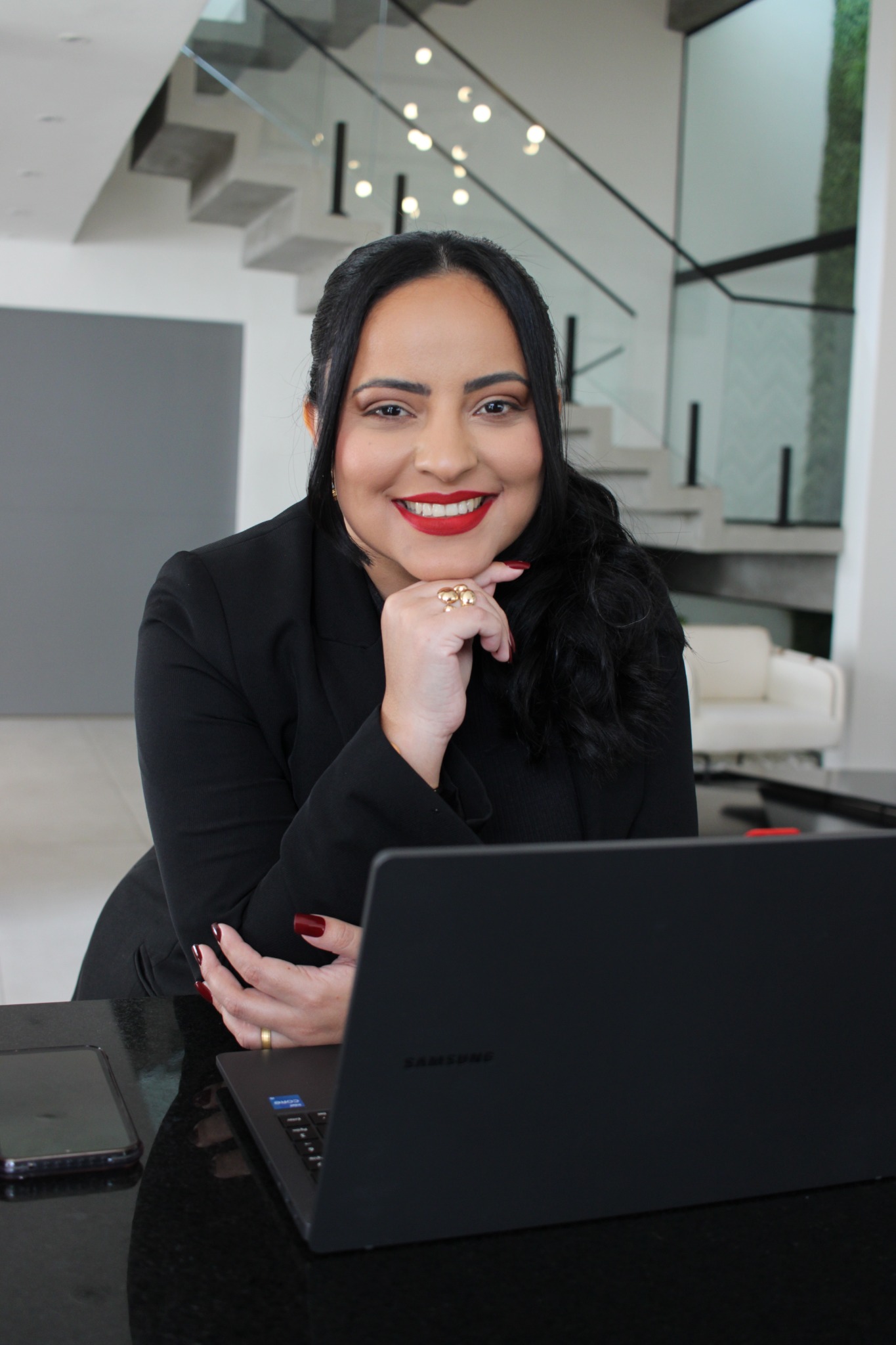 Thais Sales, especialista em Amil Saúde e planos empresariais