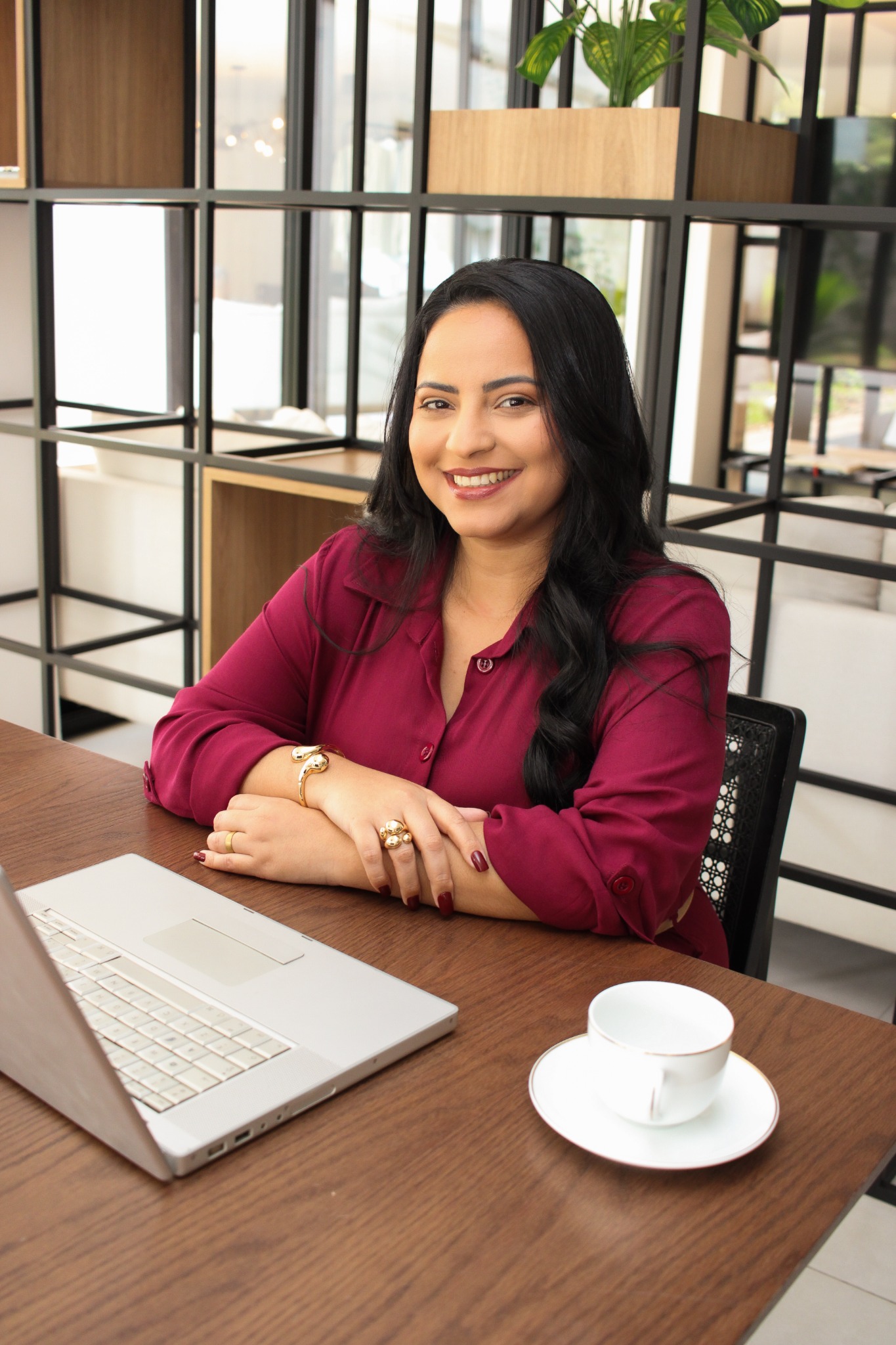 Thais Sales, especialista em planos empresariais
